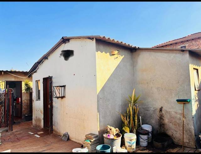 2 BEDROOM HOUSE FOR SALE IN COSMO CITY